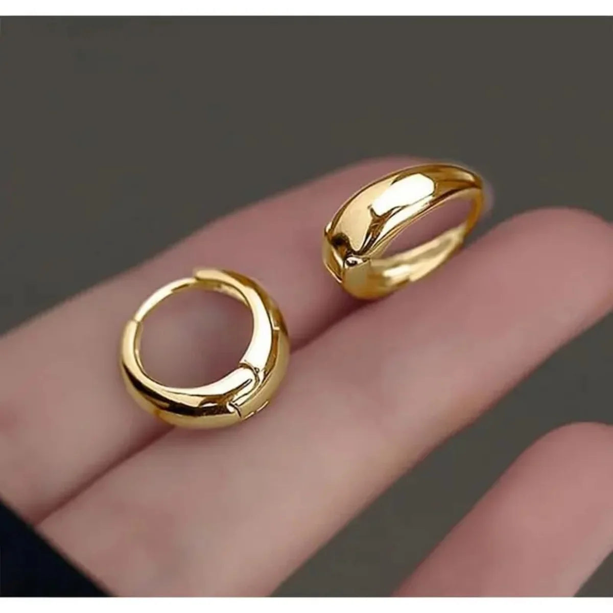 Minimalist Huggie Hoop Earring Set Alternative Everyday Fashion Jewelry