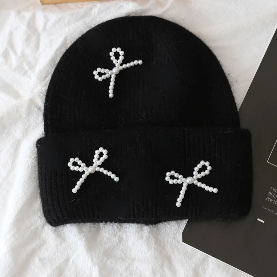 Minimalist Ribbed Knit Polyester Beanie for Everyday Casual Winter Streetwear Comfort and Warmth