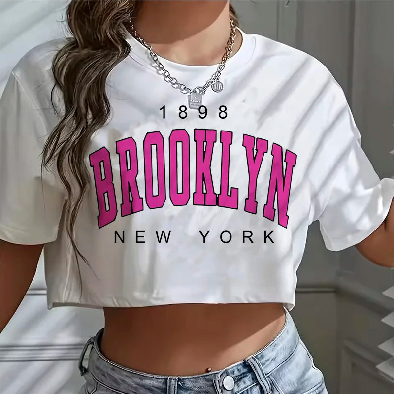 Women's Vintage City Graphic Crop T-Shirt for Casual Streetwear Everyday Modern Fashion Style