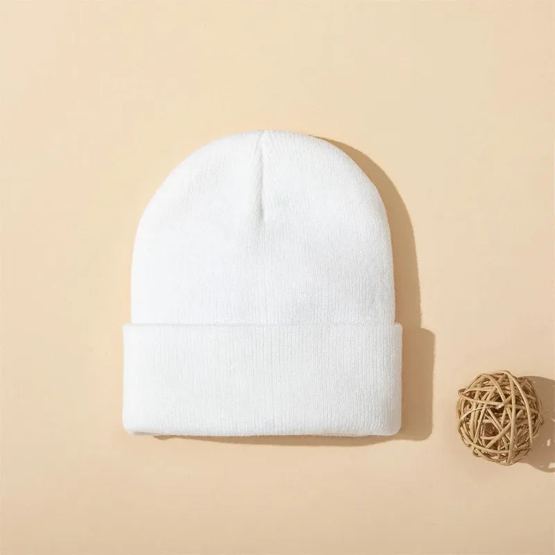 Minimalist Polyester Knit Beanie for Everyday Casual Streetwear Winter Outdoor Comfort and Style