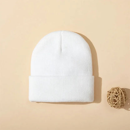 Minimalist Polyester Knit Beanie for Everyday Casual Streetwear Winter Outdoor Comfort and Style