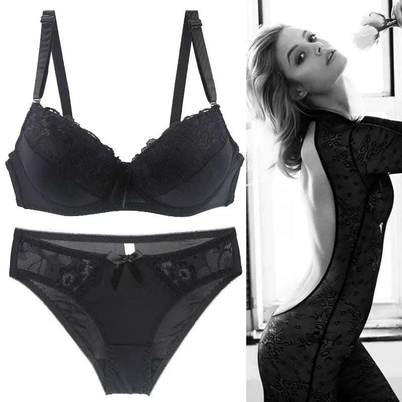 Elegant Amethyst Smooth Contour Bra and Lace-Trimmed Panty Set