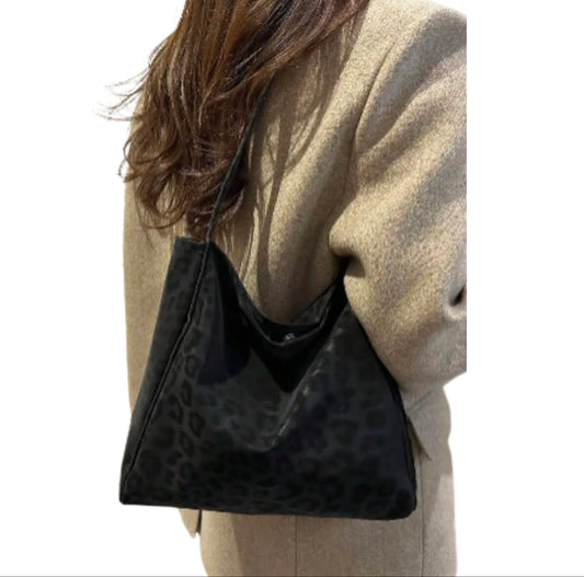 Large Capacity Printed Hobo Shoulder Bag with Relaxed Everyday Shape